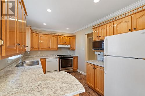 18 Cottonwood Crescent, St. John'S, NL - Indoor Photo Showing Kitchen With Double Sink