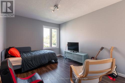 100 - 700 Osgoode Drive, London, ON - Indoor Photo Showing Bedroom