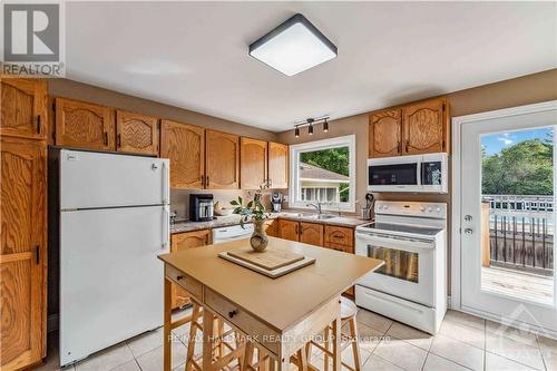 26 Fortune Street, Ottawa, ON - Indoor Photo Showing Kitchen With Double Sink