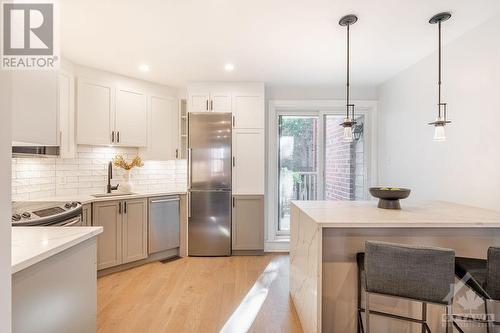 14 Cornerstone Private, Ottawa, ON - Indoor Photo Showing Kitchen With Upgraded Kitchen