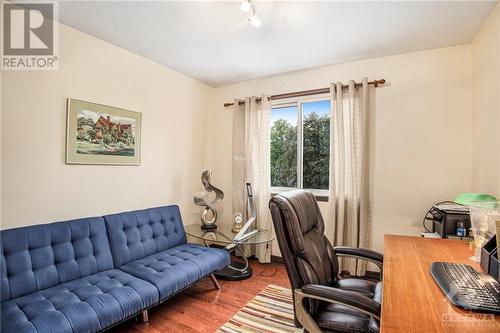 2545 Flannery Drive, Ottawa, ON - Indoor Photo Showing Living Room