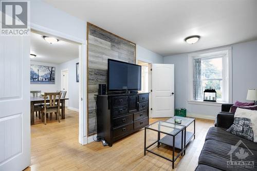 476 James Street W, Prescott, ON - Indoor Photo Showing Living Room