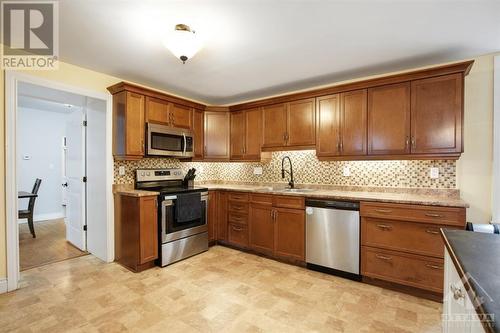 476 James Street W, Prescott, ON - Indoor Photo Showing Kitchen