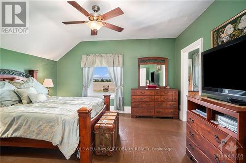 2327 Hwy 31, North Dundas, ON - Indoor Photo Showing Bedroom