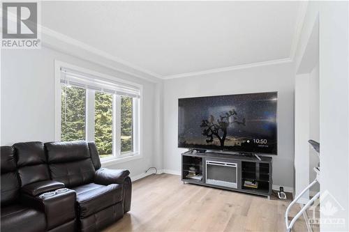 Living room area - 271 Bonavista Street, Rockland, ON - Indoor Photo Showing Living Room