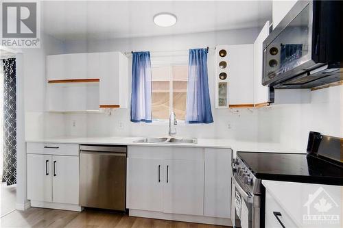 Kitchen - 271 Bonavista Street, Rockland, ON - Indoor Photo Showing Kitchen With Double Sink