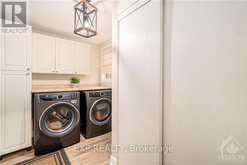 108 Lamadeleine Boulevard, Russell, ON - Indoor Photo Showing Laundry Room