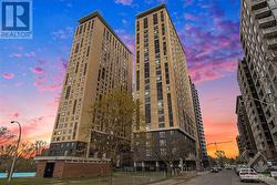 105 CHAMPAGNE AVENUE S UNIT#2906  Ottawa, ON K1S 4P3