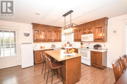 7 Oake'S Lane, Cbs, NL - Indoor Photo Showing Kitchen