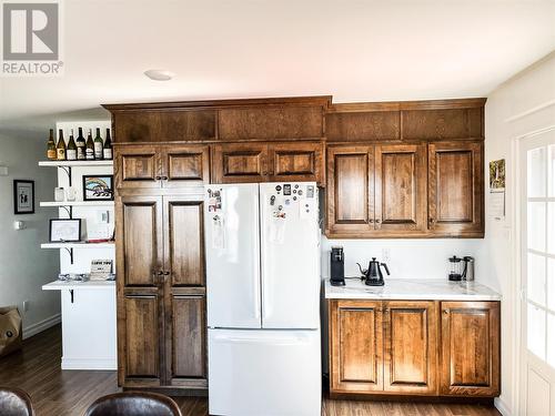 7 Oake'S Lane, Cbs, NL - Indoor Photo Showing Kitchen