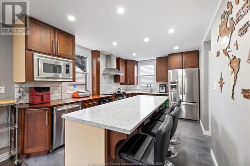 956 Homedale, Windsor, ON - Indoor Photo Showing Kitchen