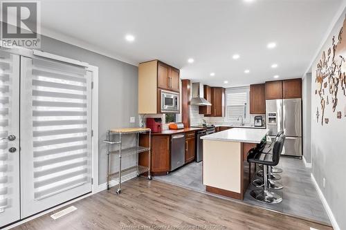 956 Homedale, Windsor, ON - Indoor Photo Showing Kitchen With Upgraded Kitchen