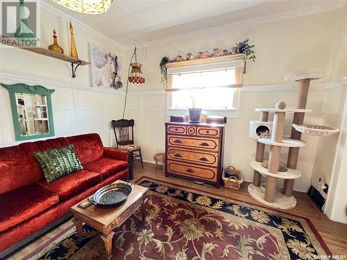 308 Jasper Street, Maple Creek, SK - Indoor Photo Showing Living Room