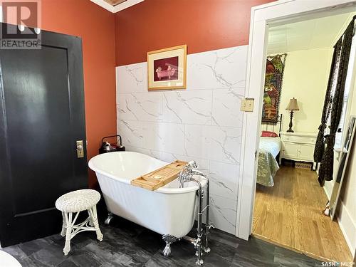 308 Jasper Street, Maple Creek, SK - Indoor Photo Showing Bathroom