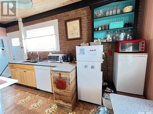 308 Jasper Street, Maple Creek, SK - Indoor Photo Showing Kitchen