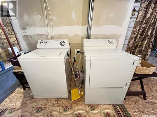 308 Jasper Street, Maple Creek, SK - Indoor Photo Showing Laundry Room