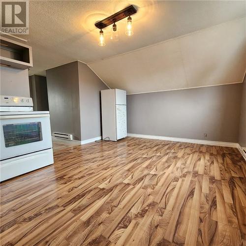 3361 Hwy 144, Chelmsford, ON - Indoor Photo Showing Kitchen