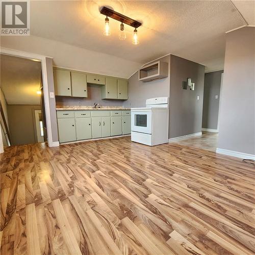 3361 Hwy 144, Chelmsford, ON - Indoor Photo Showing Kitchen