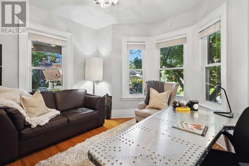 65 Grand Avenue, London, ON - Indoor Photo Showing Living Room