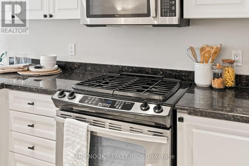 708 - 1400 The Esplanade North Road, Pickering (Town Centre), ON - Indoor Photo Showing Kitchen