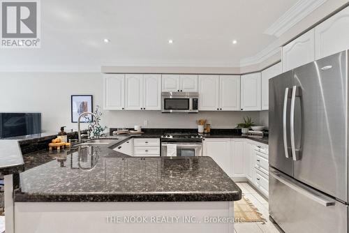 708 - 1400 The Esplanade North Road, Pickering (Town Centre), ON - Indoor Photo Showing Kitchen With Stainless Steel Kitchen