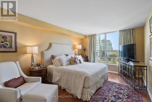 713 - 7825 Bayview Avenue, Markham, ON - Indoor Photo Showing Bedroom