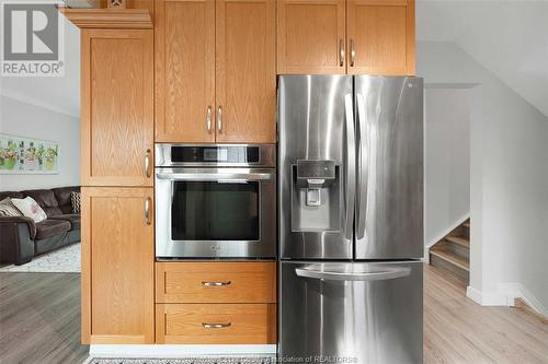 341 Genevieve Street, Windsor, ON - Indoor Photo Showing Kitchen