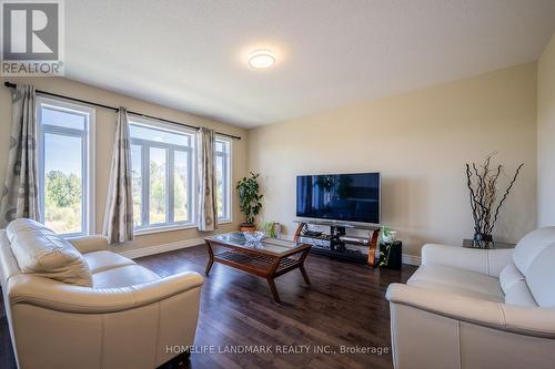 283 Macalister Boulevard, Guelph, ON - Indoor Photo Showing Living Room