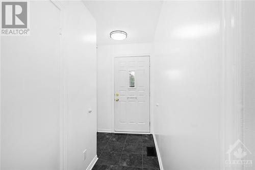 1283 Perez Crescent, Ottawa, ON - Indoor Photo Showing Other Room