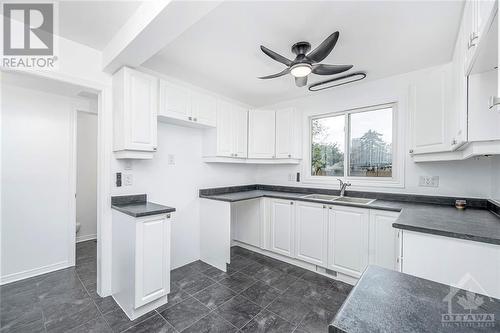 1283 Perez Crescent, Ottawa, ON - Indoor Photo Showing Kitchen With Double Sink