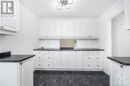 1283 Perez Crescent, Ottawa, ON - Indoor Photo Showing Kitchen