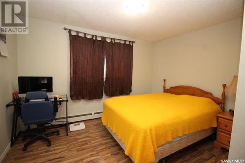 595 9Th Street W, Shaunavon, SK - Indoor Photo Showing Bedroom