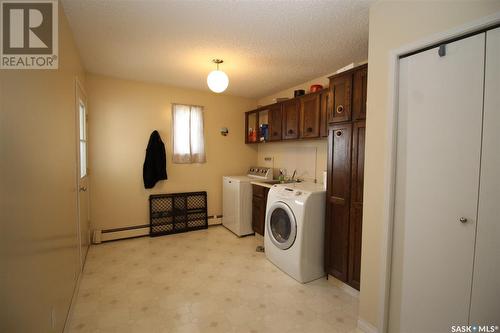 595 9Th Street W, Shaunavon, SK - Indoor Photo Showing Laundry Room