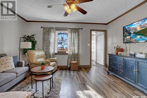 414 Mountain Street, Strasbourg, SK - Indoor Photo Showing Living Room