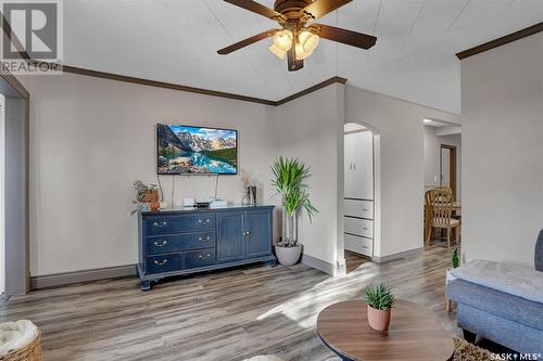 414 Mountain Street, Strasbourg, SK - Indoor Photo Showing Living Room