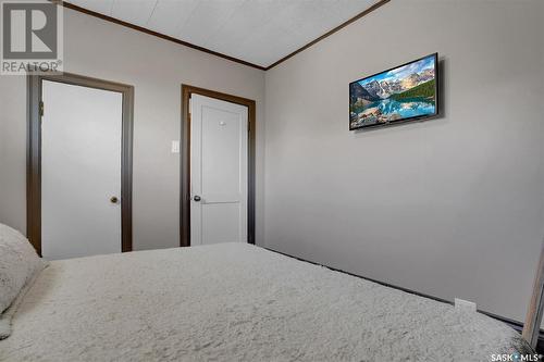 414 Mountain Street, Strasbourg, SK - Indoor Photo Showing Bedroom