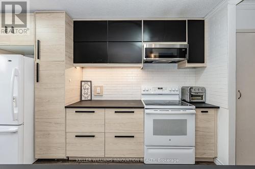 3 - 30 Flamingo Drive, Woolwich, ON - Indoor Photo Showing Kitchen