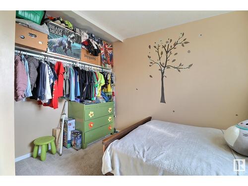 106 Village On The Green Gr Nw, Edmonton, AB - Indoor Photo Showing Bedroom