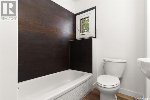 2433 Mcdonald Street, Regina, SK - Indoor Photo Showing Bathroom