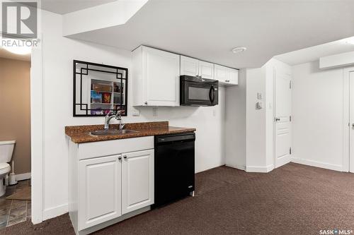 2433 Mcdonald Street, Regina, SK - Indoor Photo Showing Kitchen