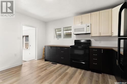 2433 Mcdonald Street, Regina, SK - Indoor