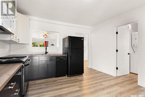 2433 Mcdonald Street, Regina, SK - Indoor Photo Showing Kitchen