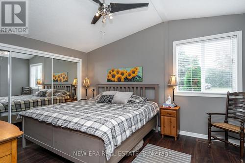 79 Portage Road, Kawartha Lakes, ON - Indoor Photo Showing Bedroom