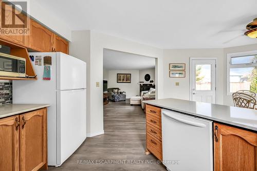 65 Highland Boulevard, Haldimand, ON - Indoor Photo Showing Kitchen