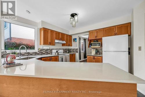 65 Highland Boulevard, Haldimand, ON - Indoor Photo Showing Kitchen