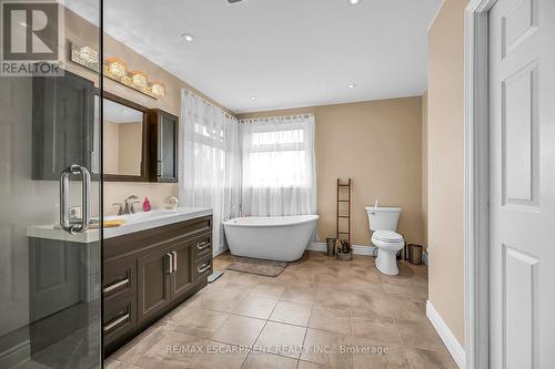 65 Highland Boulevard, Haldimand, ON - Indoor Photo Showing Bathroom