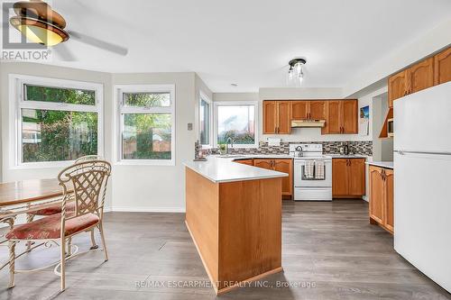 65 Highland Boulevard, Haldimand, ON - Indoor Photo Showing Kitchen