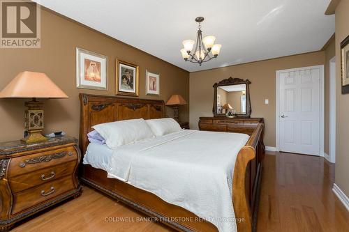 77 Mowat Crescent, Halton Hills, ON - Indoor Photo Showing Bedroom