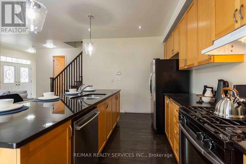 2 Kidd Crescent, New Tecumseth, ON - Indoor Photo Showing Kitchen With Double Sink