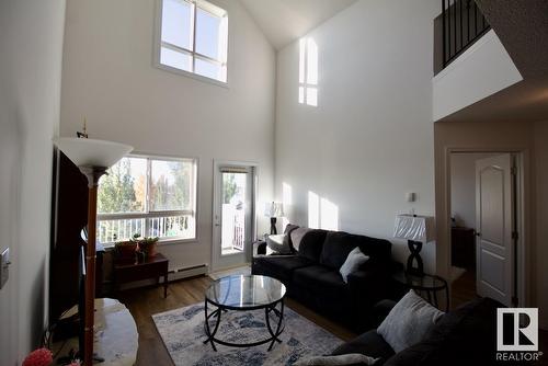 #418 5340 199 St Nw, Edmonton, AB - Indoor Photo Showing Living Room